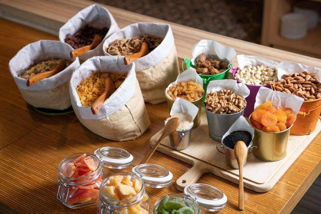 Park Inn By Radisson Jubail Industrial City Restaurant bilde